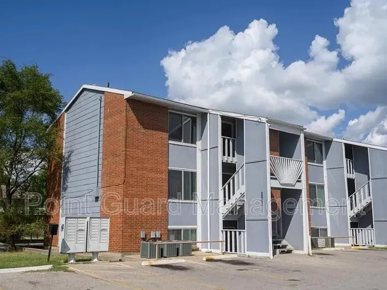 2228 S Oliver Ave #107 — Photo 6