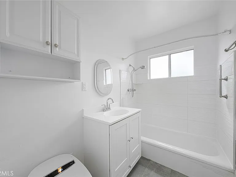 9050 Huntington Dr — Photo 15