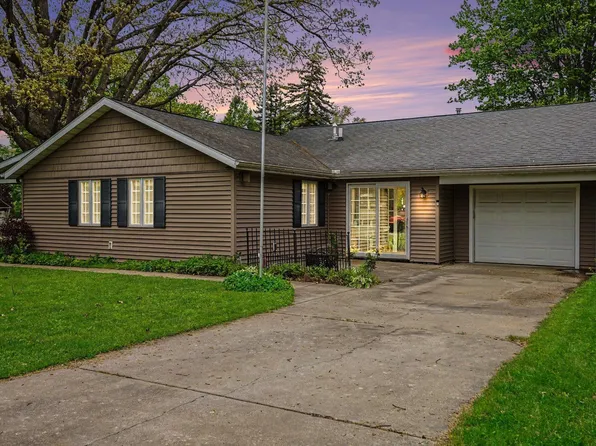 2720 Hilltop Dr, South Bend, IN 46614