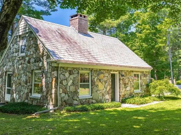 18 Plum Tree Rd, Amherst, MA 01002