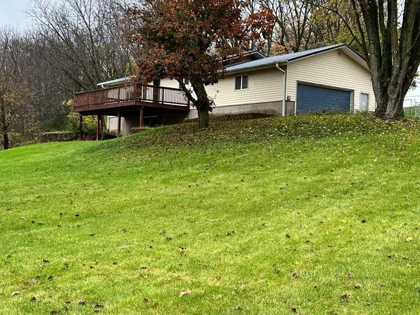 606 N Clay St, Mount Carroll, IL 61053