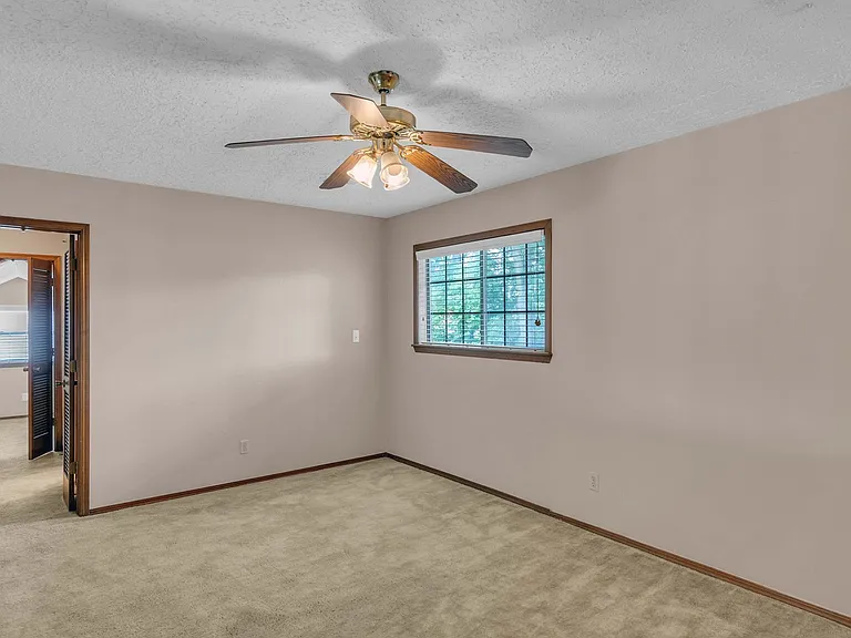 2321 W Louisville St — Photo 18