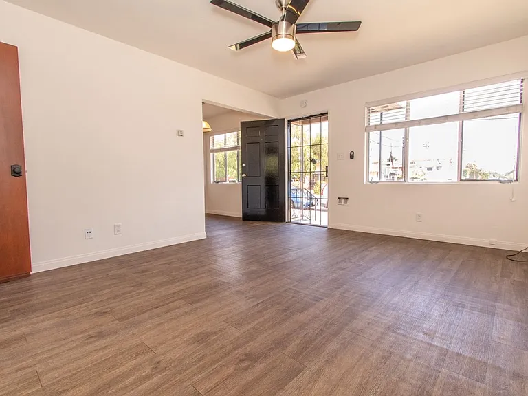 4205 Monroe Ave — Photo 4