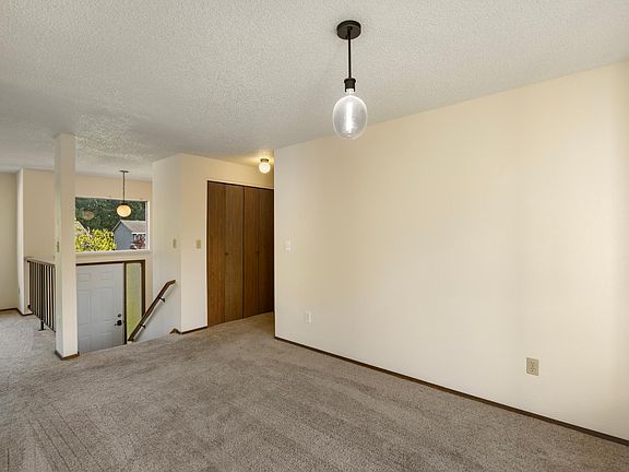 5th image of 8818 NE 144th St