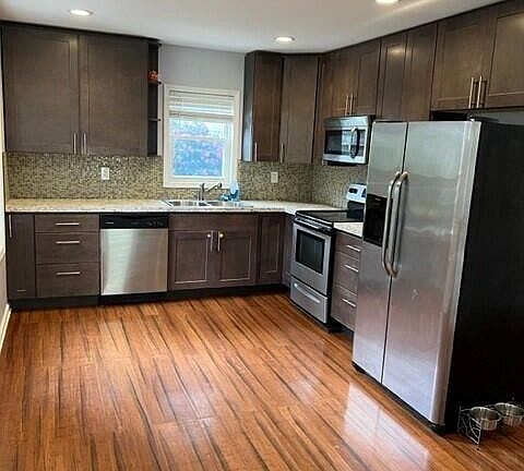5th image of 143 Daniel St SE