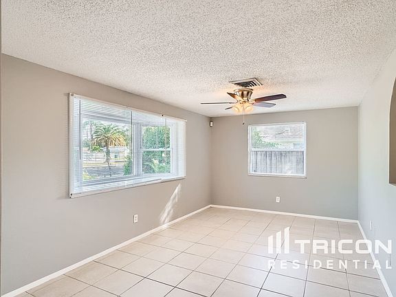 3rd image of 11934 Lillian Ave