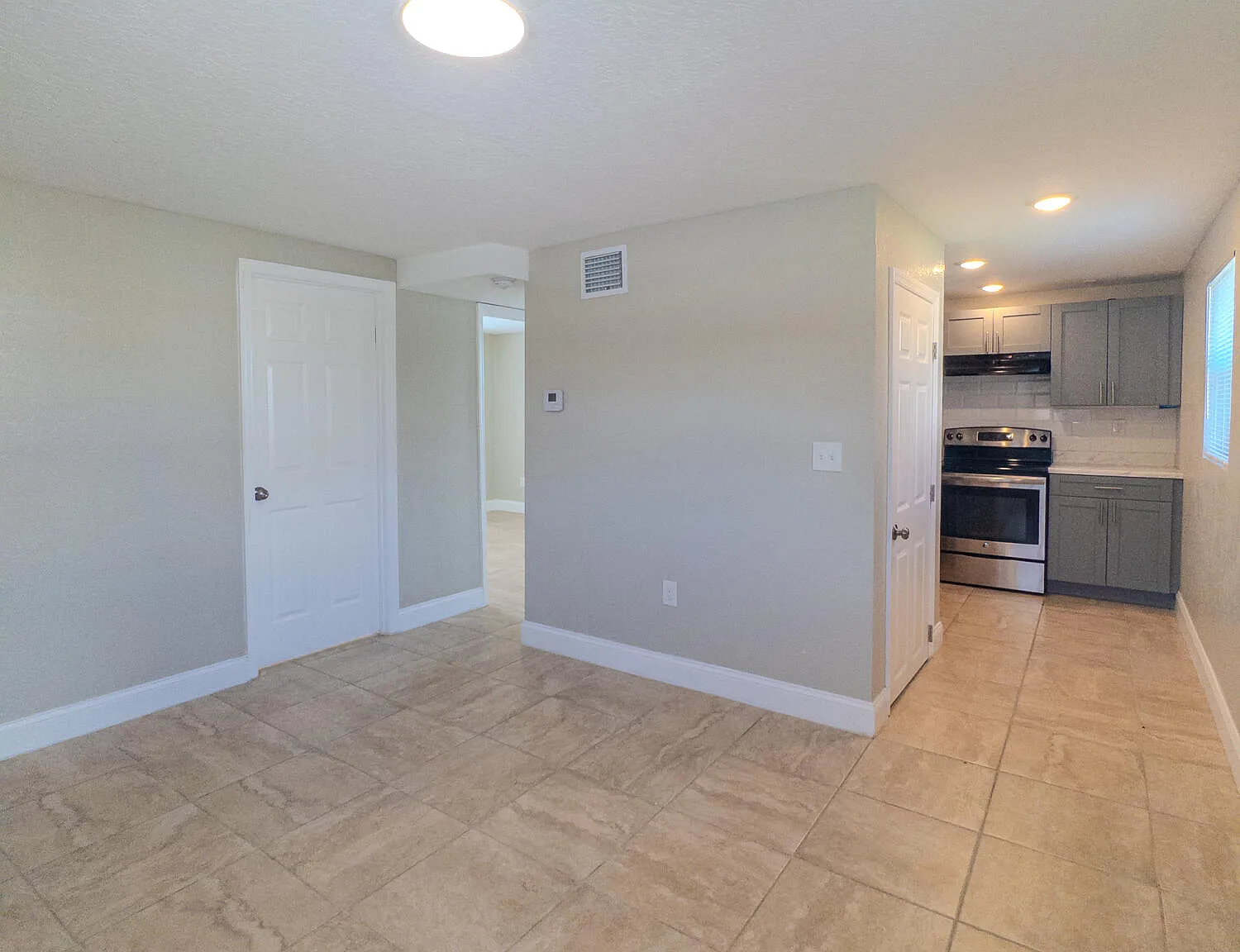 2 bed, 1.0 bath, 528 sqft, $1,500 — Photo 4