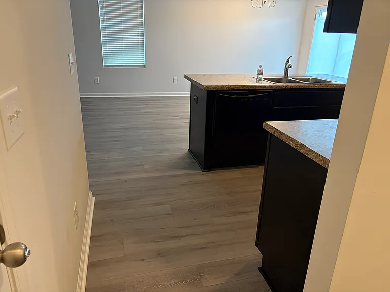 304 Range Cir — Photo 6