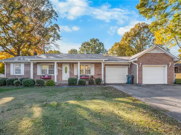 424 Avon St, Mocksville, NC 27028