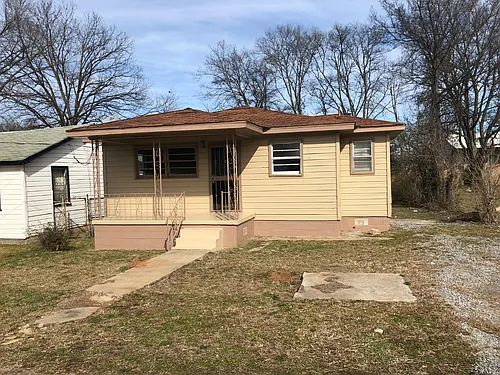 324 15th Ave W Photo 1