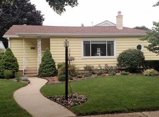 1008 Theodore St, Loves Park, IL 61111