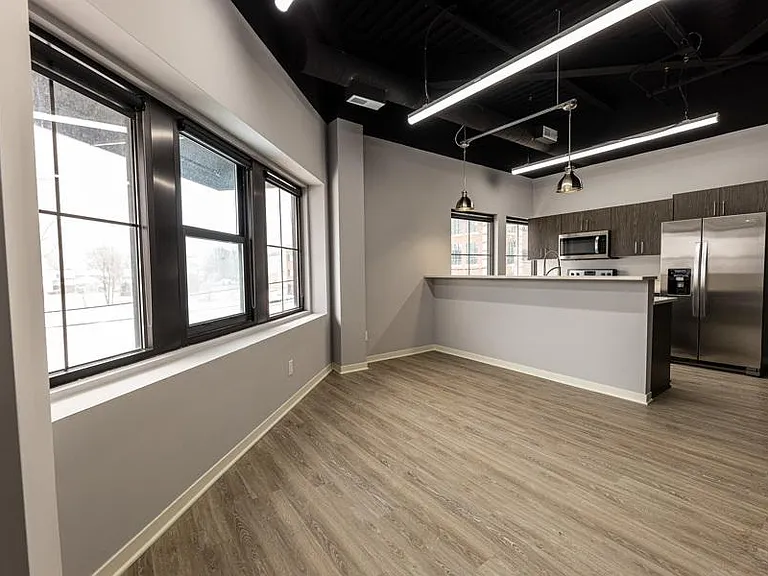 22241 Michigan Ave — Photo 47