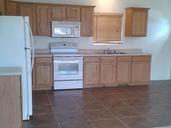 3rd image of 305 Vista Dr