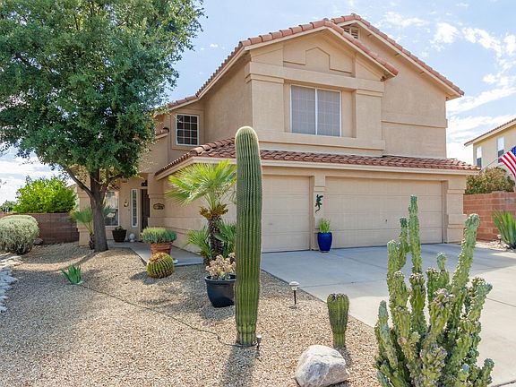 3rd image of 693 W Calle Alta Loma