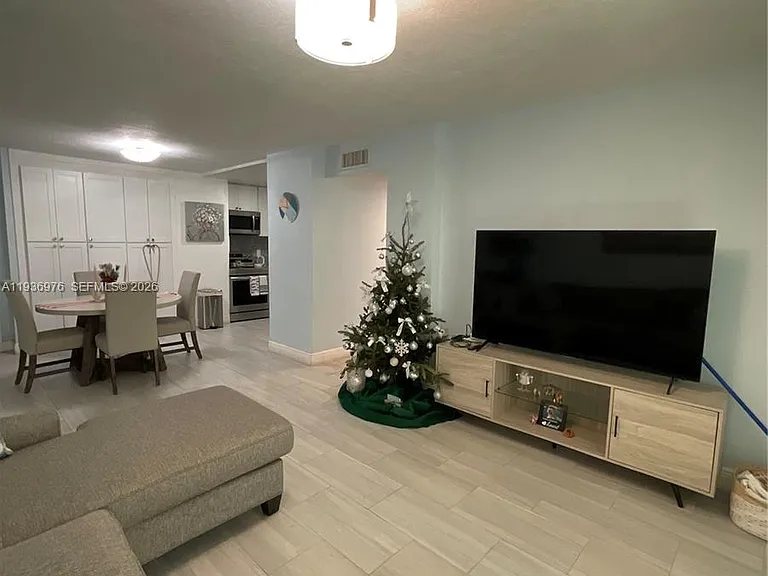 820 NW 87th Ave #114 — Photo 40