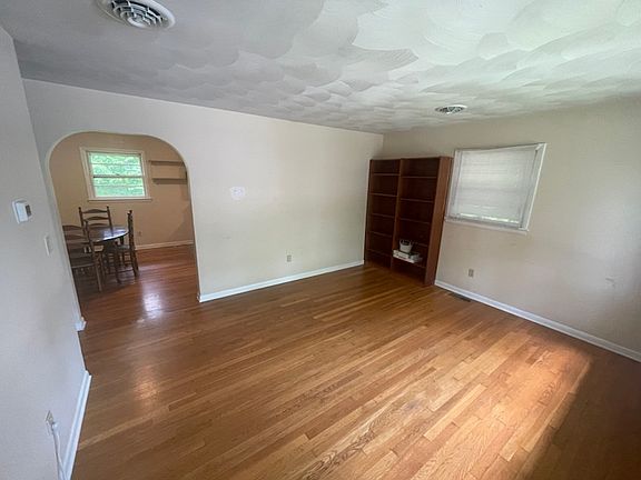 2nd image of 504 Owens St #A