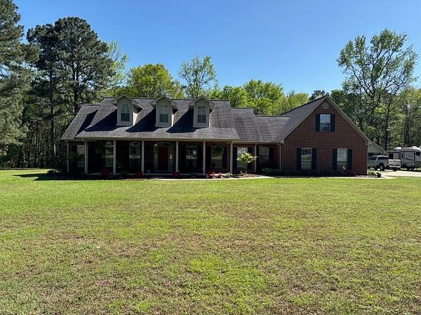 410 Deerwood Ln