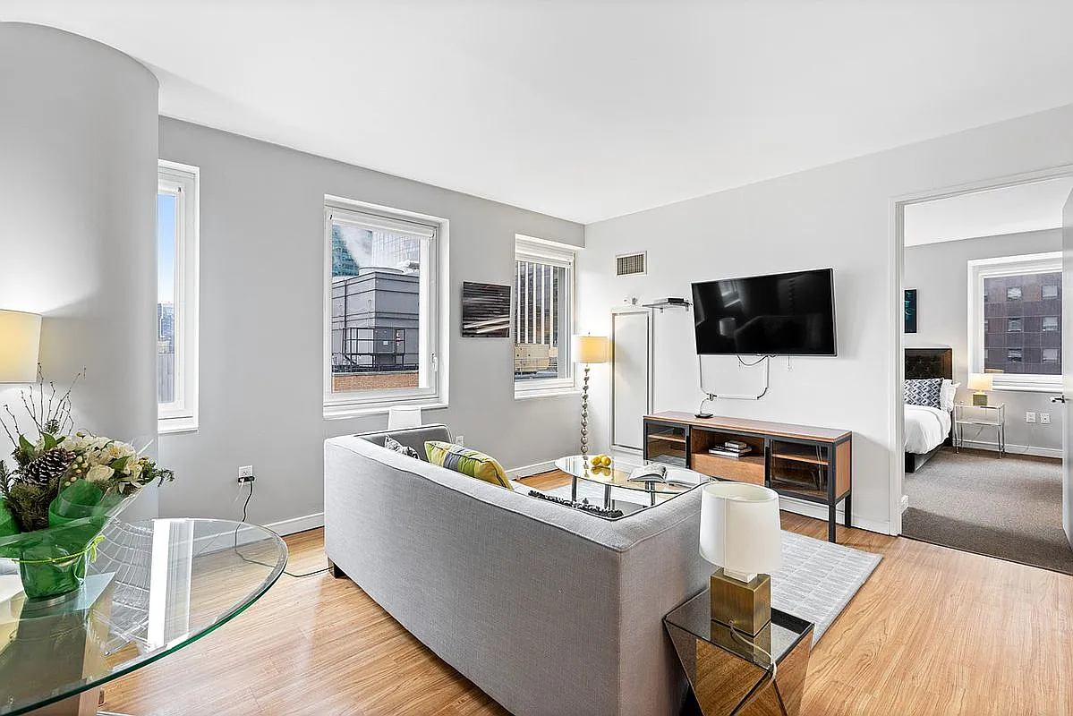 70 W 45th St #30D photo 1