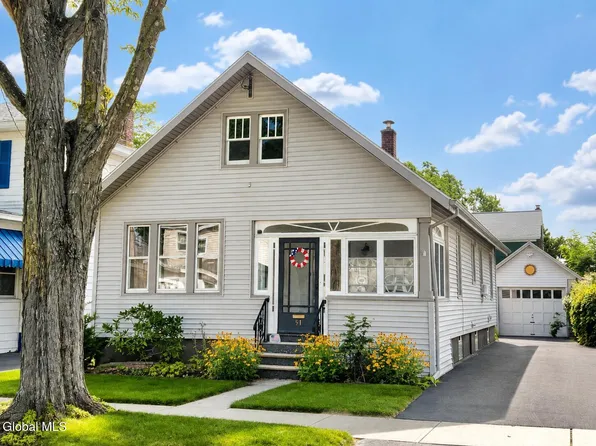 51 Edgecomb Street, Albany, NY 12209
