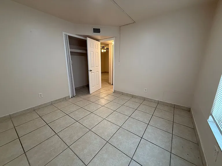 3950 Lora St — Photo 18