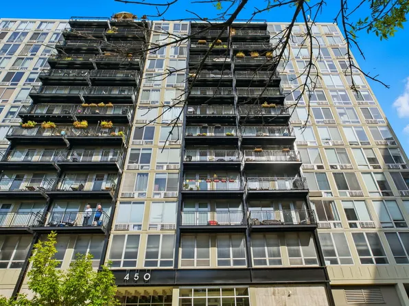450 W Briar Pl APT 10H, Chicago, IL 60657