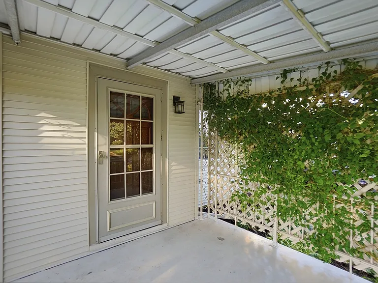 1028 Colwick Dr — Photo 4
