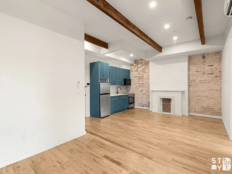 89 Moffat St #3M — Photo 3