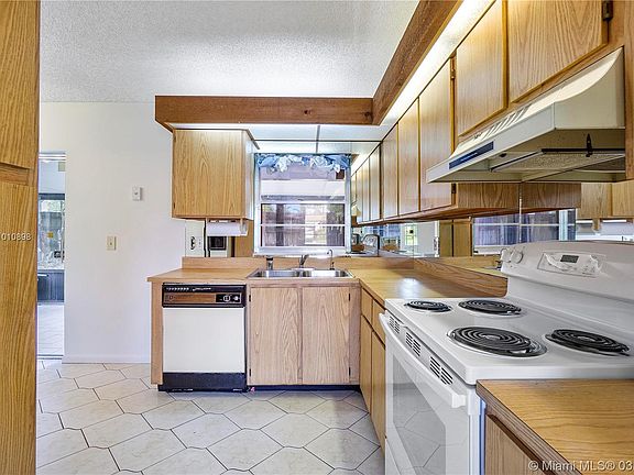 4th image of 6390 N Moonstone Way