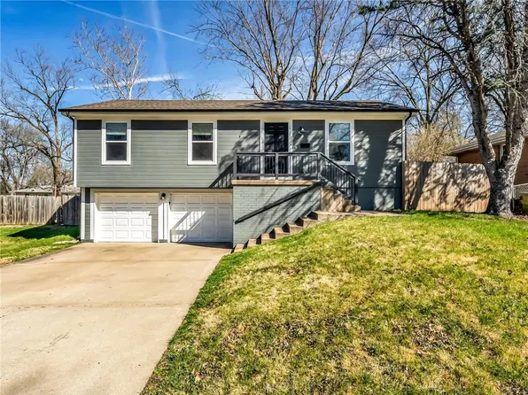 126 NW 4th St, Blue Springs, MO 64057