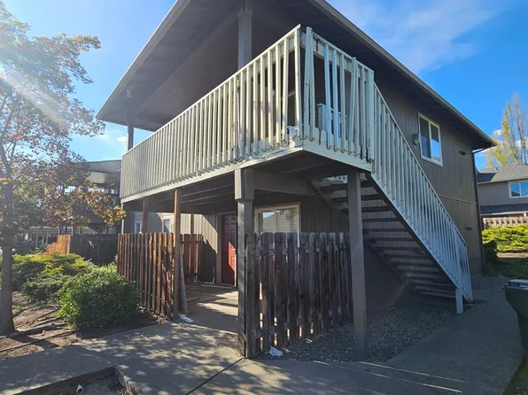 1255, 1826 NE Fairview Ave #B, Grants Pass, OR 97526