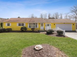 11 Prospect St, Burlington, CT 06013