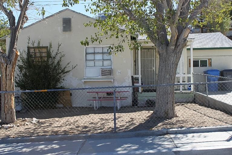 1st image of 701 S 2nd Ave