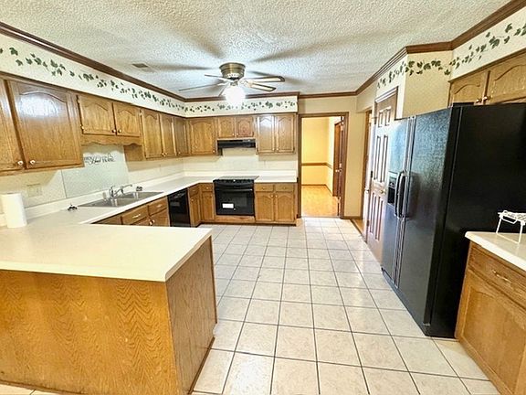 4th image of 5095 Sunny Autumn Ln