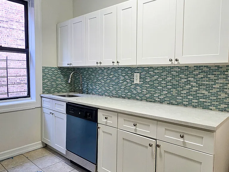 600 W 141st St #54 — Photo 2