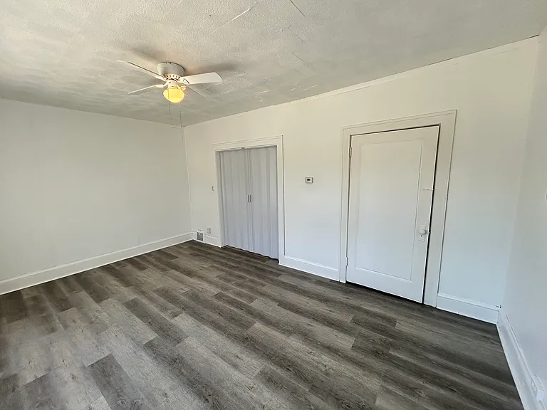 2232 W 103rd St — Photo 21
