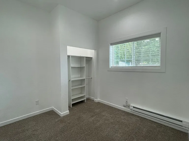 312 S Kellogg St #B — Photo 6