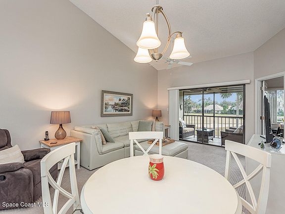 5th image of 1069 Country Club Dr #622
