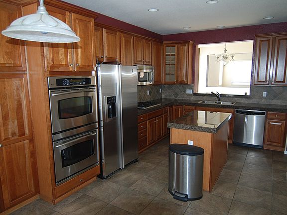 3rd image of 185 Octillo St