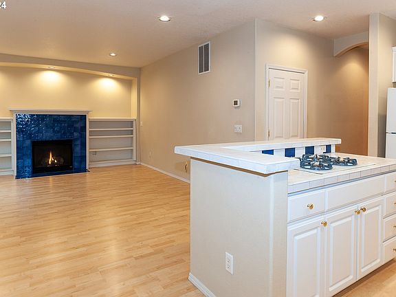 3rd image of 1102 SE Tamora Ave