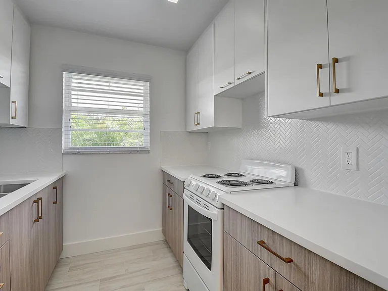 502 N H St #4 — Photo 3