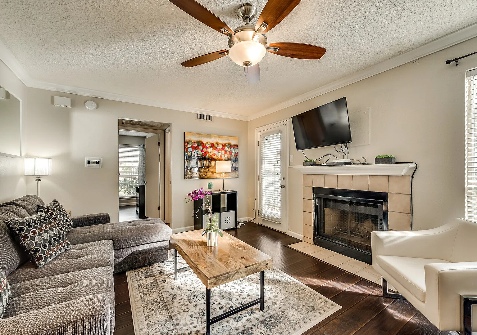 I24 World Cup Stay- 18 min to AT&T - Sleeps 2 - Free Parking — Photo 2