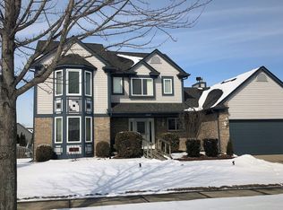 22467 Streamside Dr, Macomb, MI 48044