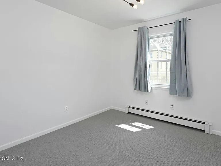 17112 Henry St — Photo 12