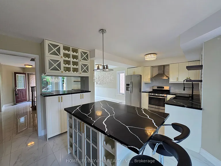 176 Humberland Dr — Photo 8
