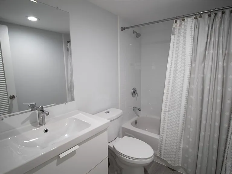 400 SE 10th St #1 — Photo 10