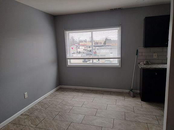 3rd image of 84 Rodney St #2