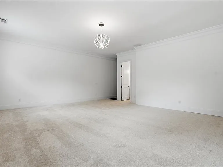 2415 Rugby Ave — Photo 25
