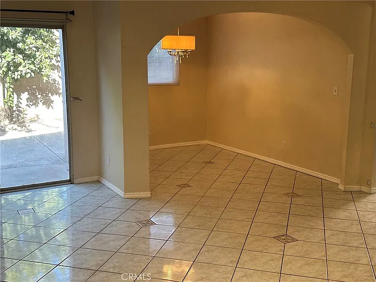 3701 Summer Ln — Photo 3