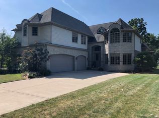 693 E Byron Ave, Addison, IL 60101