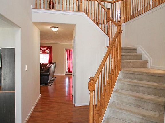 4th image of 6110 Crown Grant Dr